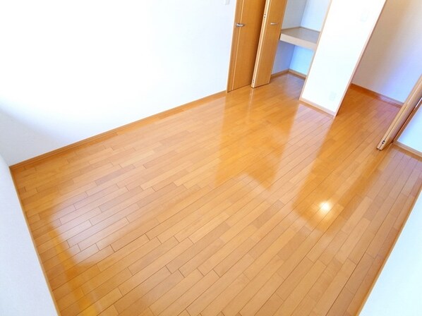 クレッセントガーデンの物件内観写真